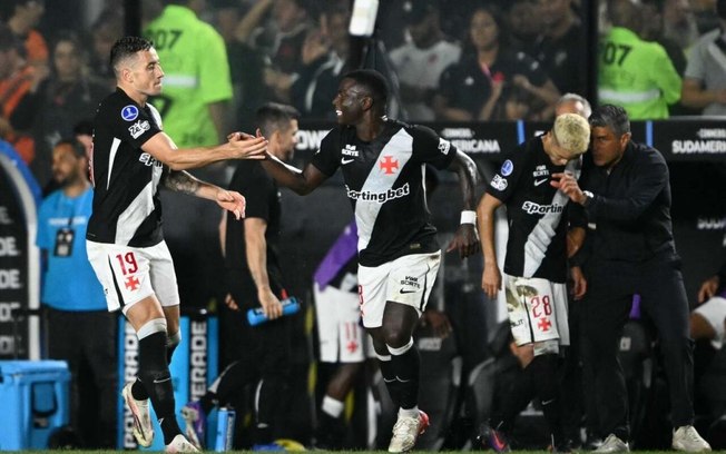 Vasco enfrenta dúvidas no ataque sob o comando de Pedro Emanuel