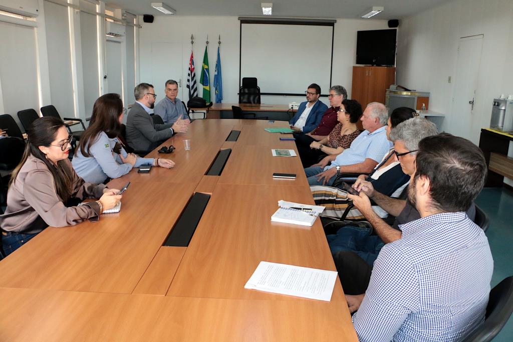 Prefeitura e CPFL alinham ações para agilizar usina fotovoltaica