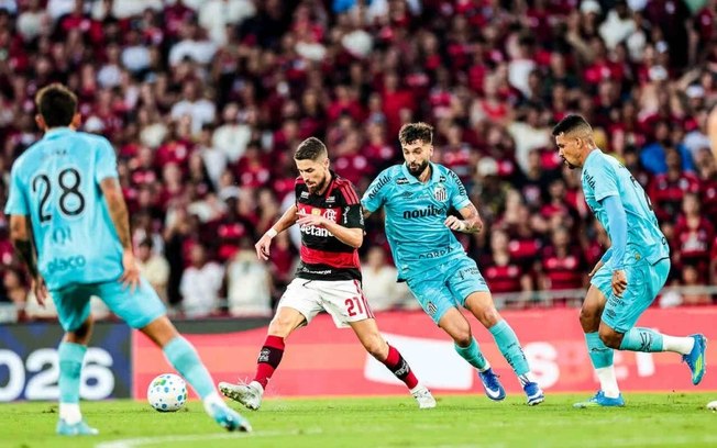Flamengo e Santos duelam pelo topo do returno no Brasileirão