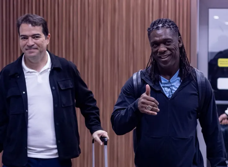 Seedorf assume o Corinthians com cinco dias para preparar estreia e evitar queda
