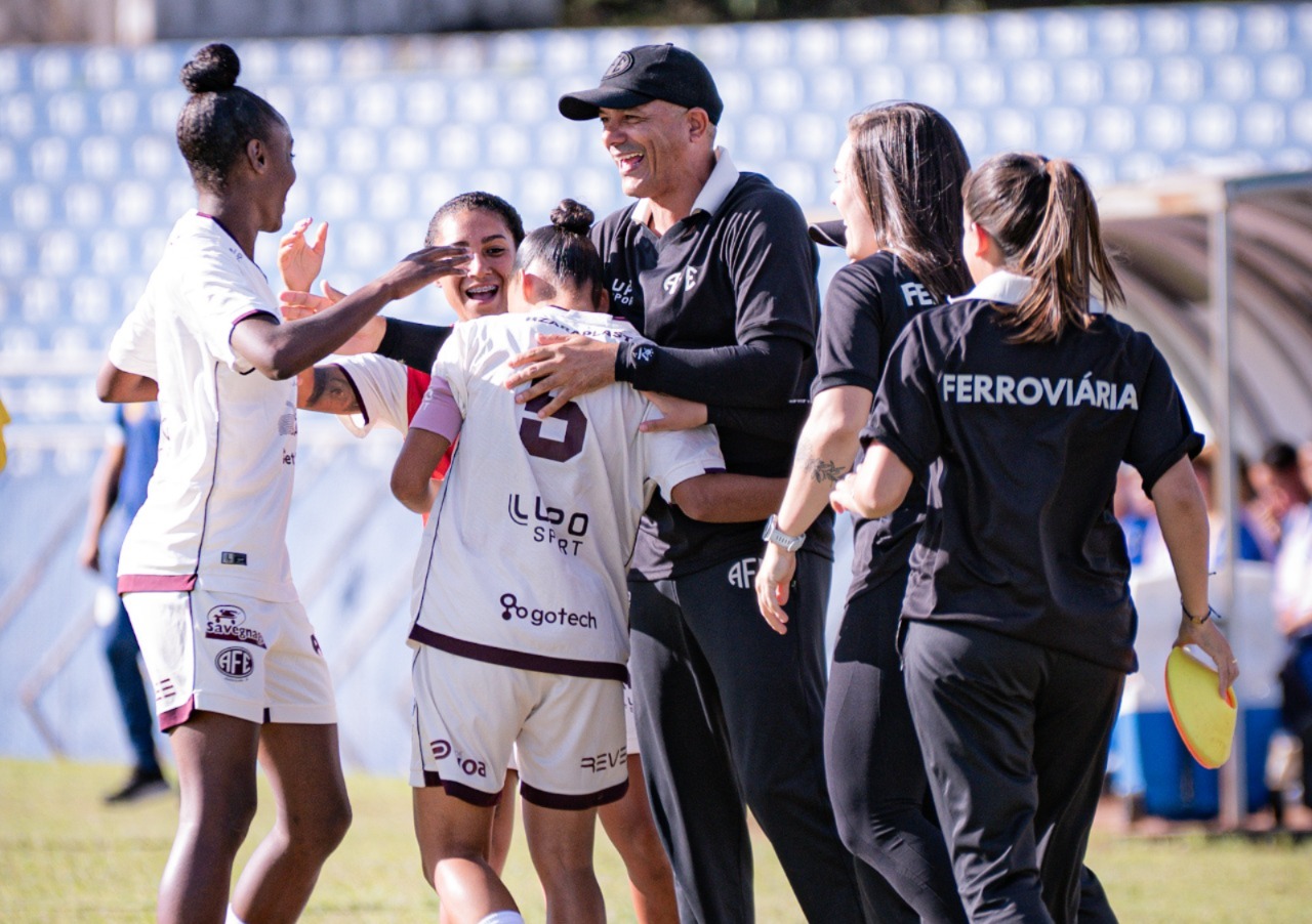 Guerreiras grenás vencem o São Bento nas quartas do campeonato paulista sub-20
