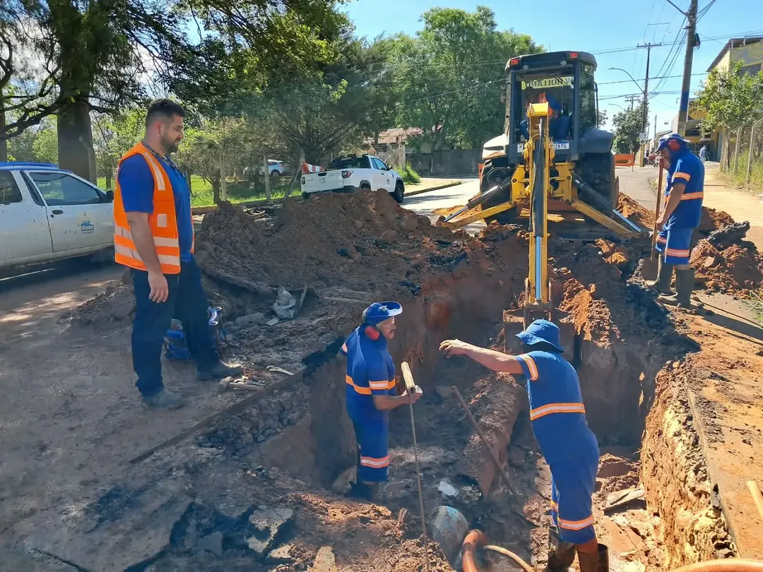 Daae realiza conserto de vazamento de água no Selmi Dei nesta segunda-feira