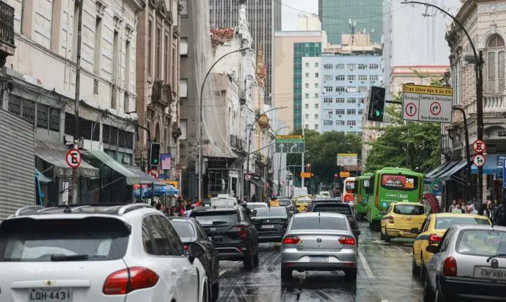 Seguro auto e eleições 2026: adesivo pode cancelar cobertura