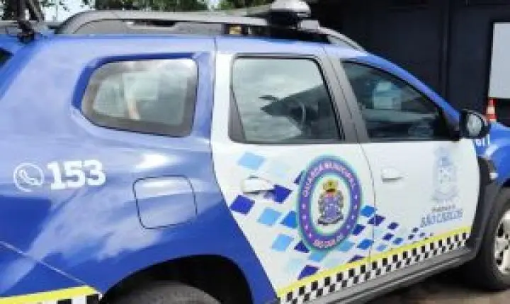 Adolescente em bicicleta motorizada atinge guarda municipal em São Carlos