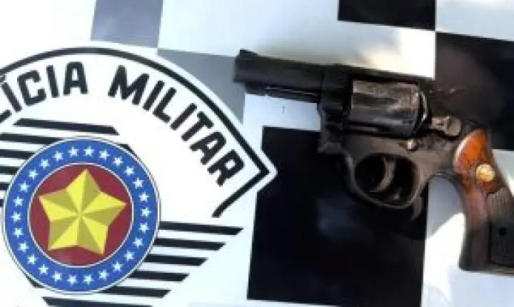 Adolescente procurado por roubo é apreendido com arma em Descalvado