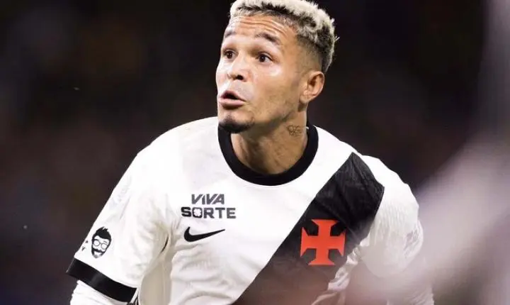 Adson perde espaço no Vasco após atuações decisivas e oscilação