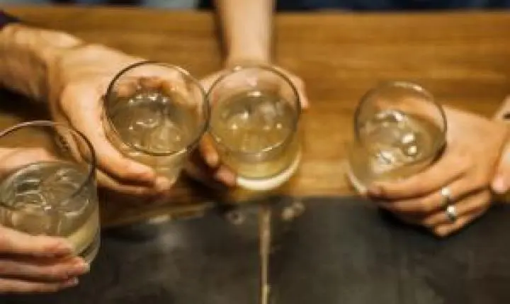 Álcool e drogas associados a 53% das mortes violentas no Brasil, aponta estudo da USP