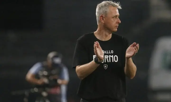 Botafogo contrata Tite e volta a ter um técnico brasileiro após 938 dias