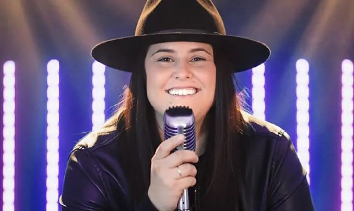 Amanda Rissi vence a edição de 2026 do concurso musical ÉPra Cantar da EPTV