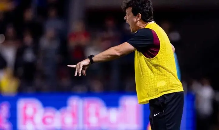 Corinthians abre conversas para renovar contrato de Nicollas após sondagens