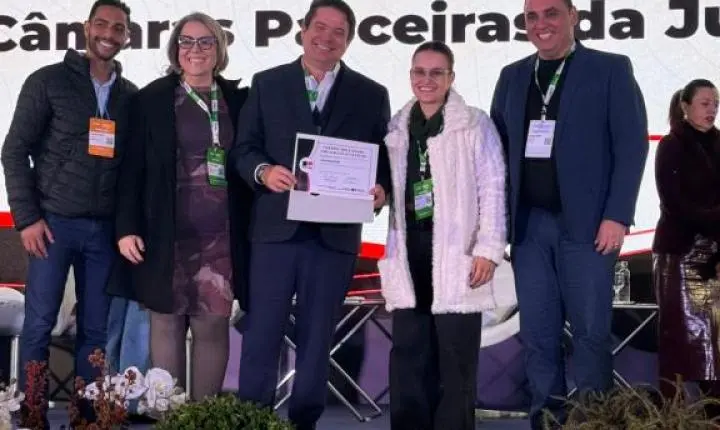 Araraquara recebe certificado de Município Amigo da Juventude e garante verba para políticas públicas