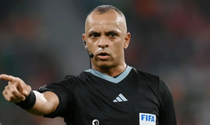 Árbitro brasileiro Wilton Pereira Sampaio se destaca e é cotado para a final da Copa do Mundo