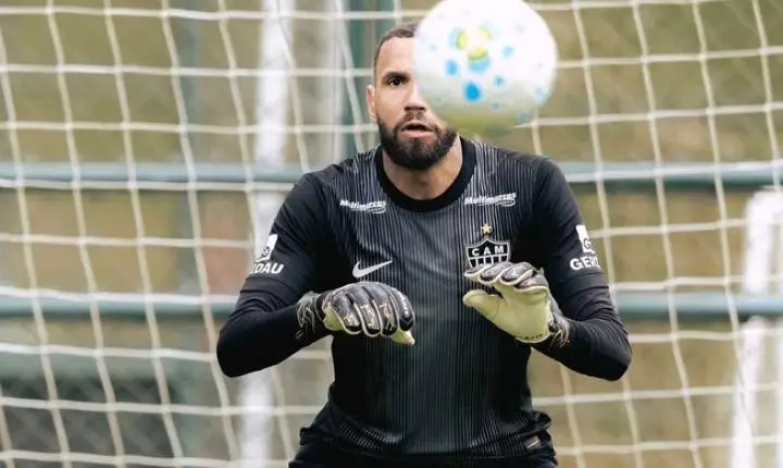 Atlético deve escalar time misto para clássico contra o Cruzeiro