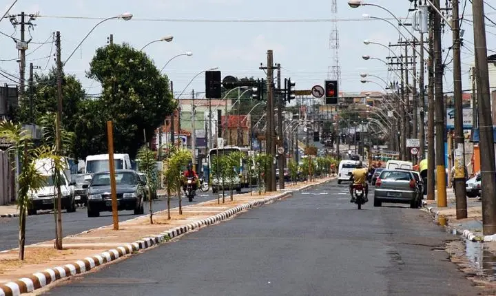 Documento sugere mudanças para melhorar o trânsito na Avenida Francisco Vaz Filho