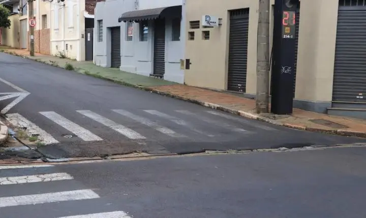 Manutenção urgente é solicitada para o pavimento da Avenida Sete de Setembro