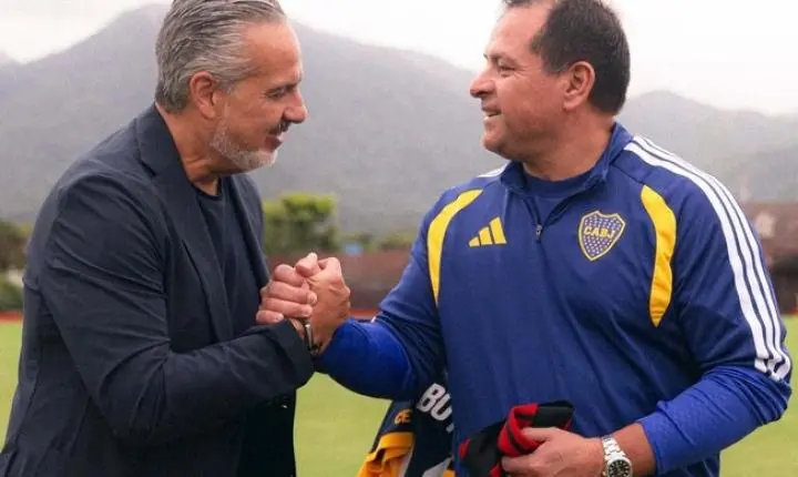 Boca juniors treina no CT do Flamengo e dirigentes trocam presentes