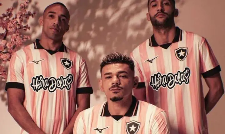 Botafogo lança nova camisa IV em apoio à campanha do Outubro Rosa