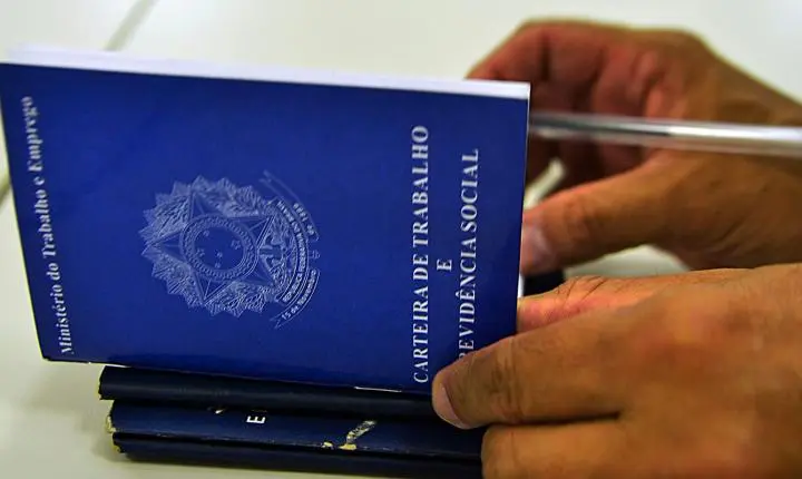 Geração de empregos desacelera e Brasil abre 58,5 mil vagas em julho, diz Caged