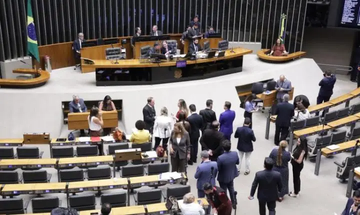 Câmara aprova reestruturação na Justiça do Trabalho de Goiás