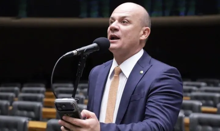 Câmara aprova novas regras para o tempo de serviço de PMs e bombeiros