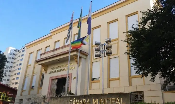 Câmara debate transparência de emendas e dívida ativa nesta terça-feira