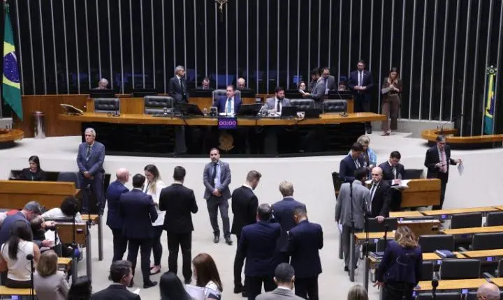 Câmara pode votar MP sobre isenção em compras internacionais de 50 dólares
