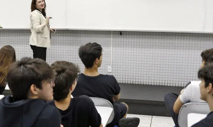 Inep divulga cartilha oficial de apoio para a redação do Enem 2026