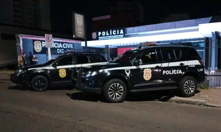 Casal é preso por tráfico de drogas e remédios proibidos na internet