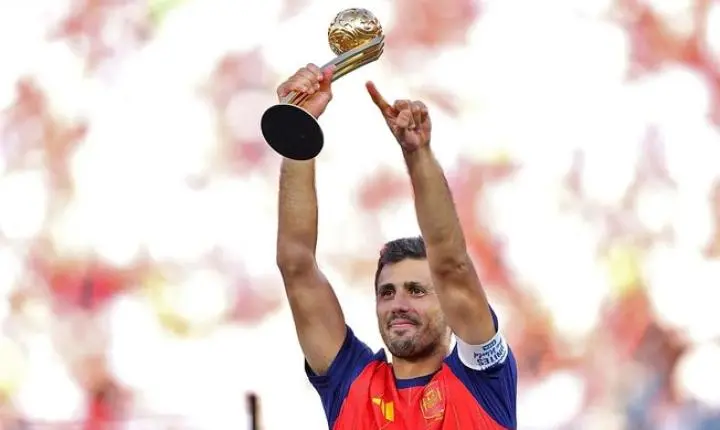 Manchester City rejeita proposta milionária do Barcelona por Rodri