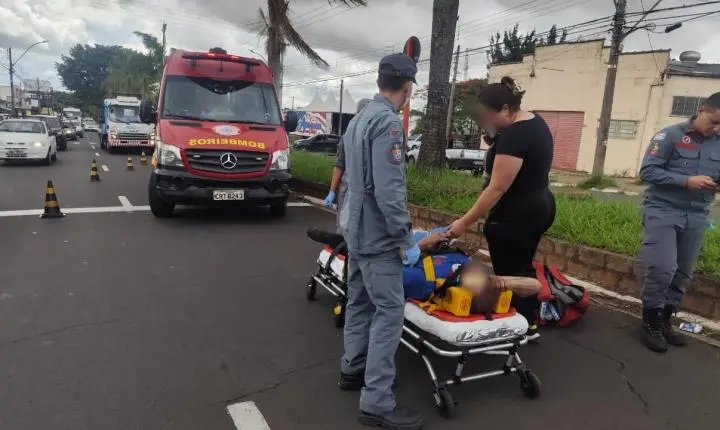 URGENTE: Motoqueiro fica ferido em colisão