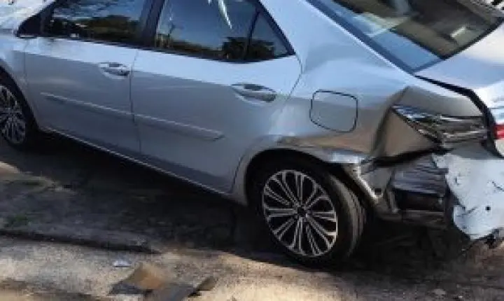 Colisão de trânsito é registrada no bairro Arnaldo Schmidt em São Carlos