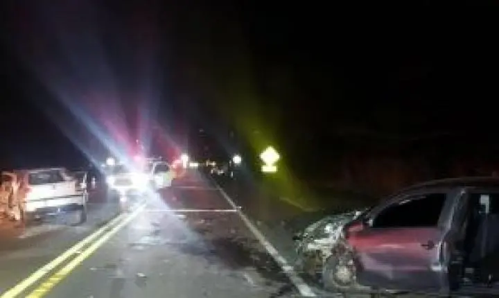 Acidente na estrada do Broa deixa dois feridos após colisão frontal