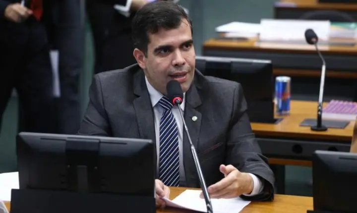 Comissão da Câmara aprova regulamentação para acúmulo de funções de motorista e cobrador