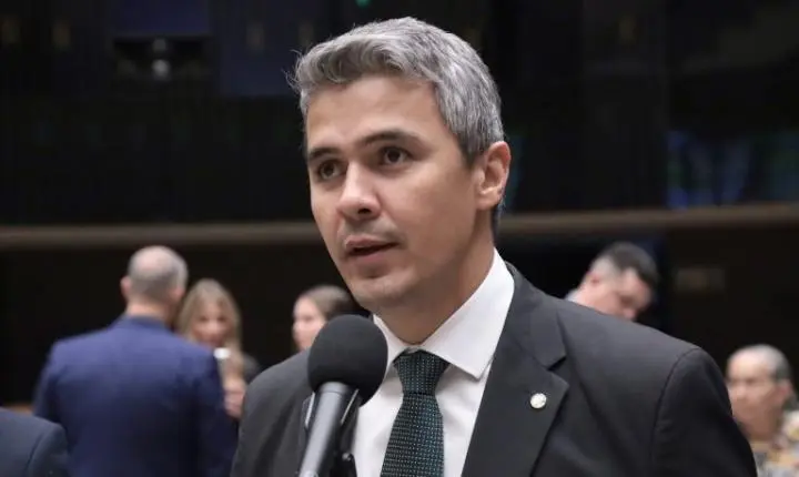 Comissão da Câmara aprova 50% a mais de tempo em provas para alunos com TDAH e dislexia