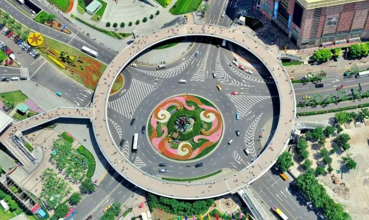Como cidades estão ampliando a visibilidade sobre áreas de grande circulação