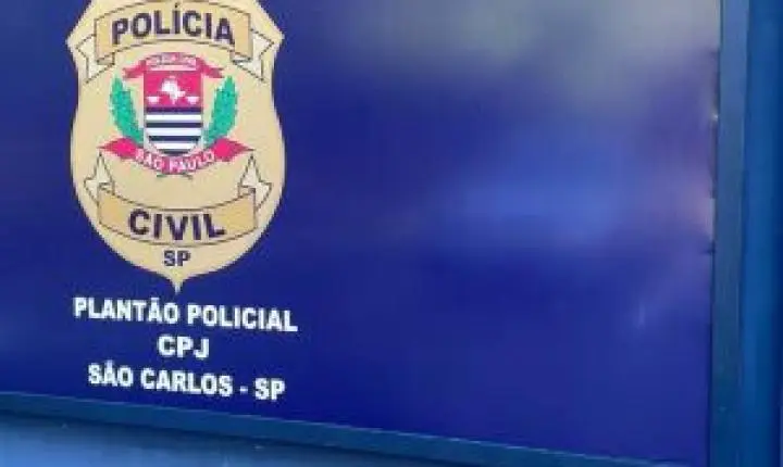 Fraude eletrônica em São Carlos: compra de figurinhas da Copa via cartão virtual leva bibliotecário à polícia