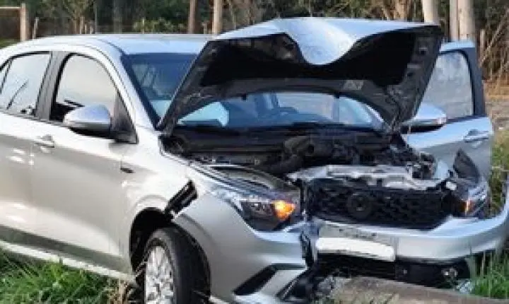 Motorista perde a consciência e provoca acidente em São Carlos