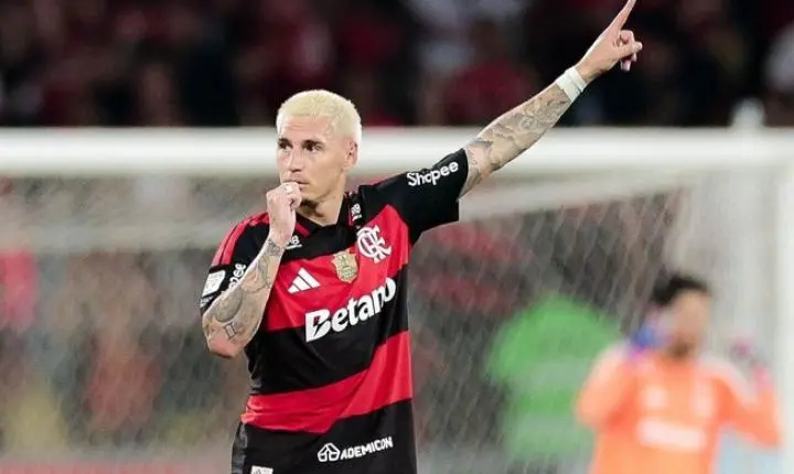 Varela quebra longo jejum e marca gol pelo Flamengo no Brasileirão