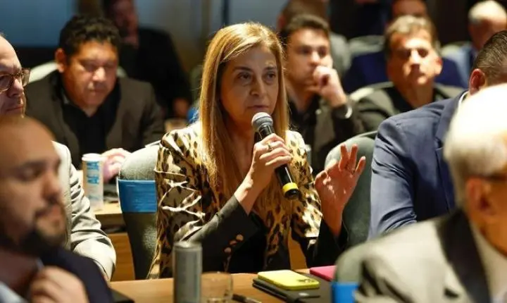 Conselheiro do Palmeiras pede sindicância contra Leila Pereira