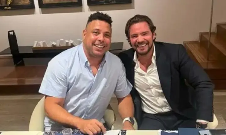 Conversas entre Ronaldo Fenômeno e Daniel Vorcaro citam Cruzeiro e Corinthians