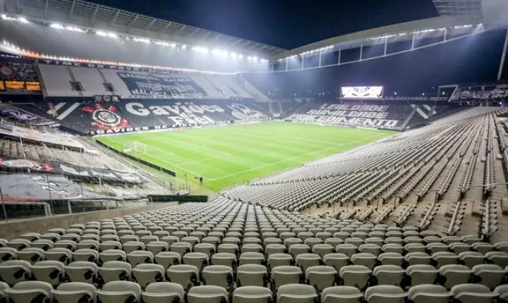 Corinthians suspende parcela da Neo Química Arena e negocia com a Caixa