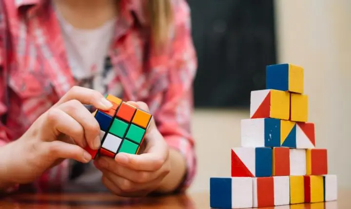 Cubo Mágico: por que este é o melhor hobby para treinar o cérebro na era digital