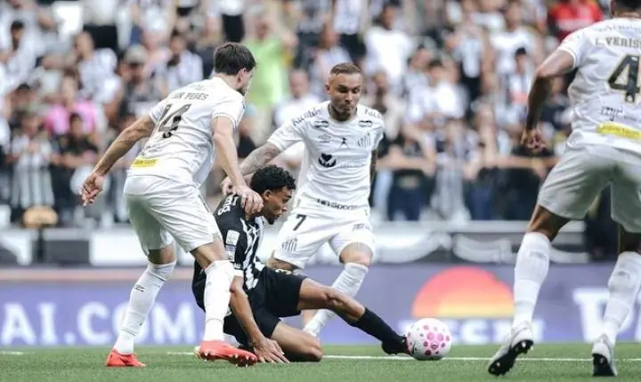 Cuca lamenta derrota do Santos e cobra postura após revés no Brasileirão
