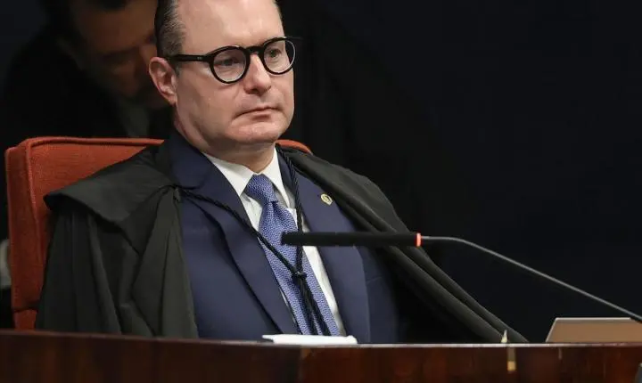 Cristiano Zanin exige punição após Dallagnol expor dados sigilosos