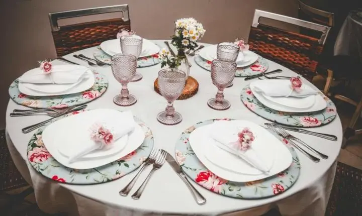 Dia das Mães: mesa posta ganha força como experiência afetiva e movimenta empreendedores