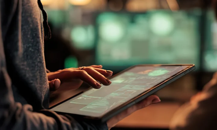 Digitalização de processos exige mais controle sobre dados, contratos e operações nas empresas