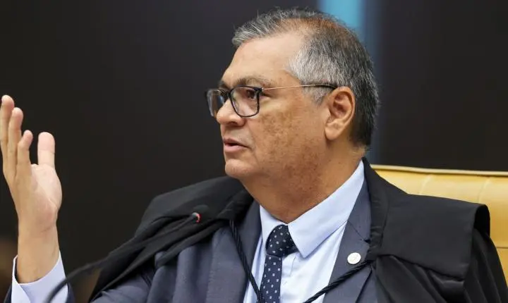 Flávio Dino retira sigilo de apuração sobre o filme Dark Horse