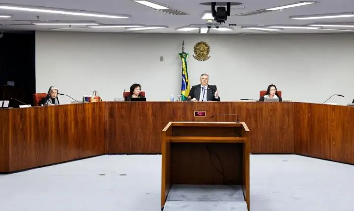 Ministros do STF defendem rediscutir diploma para jornalista