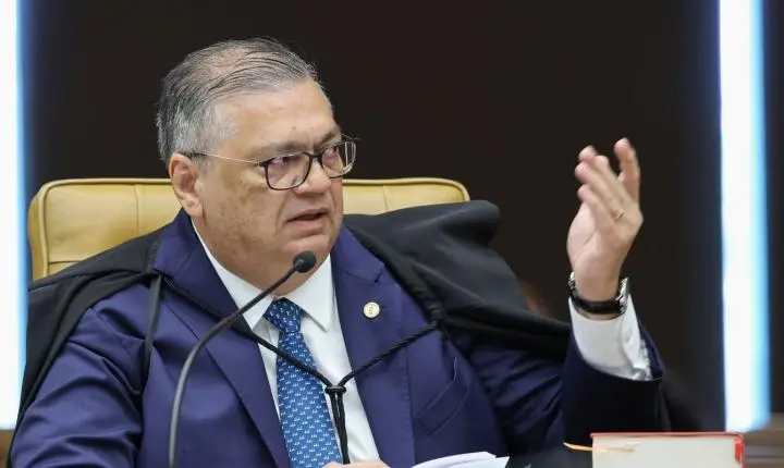 Flávio Dino aciona Polícia Federal para investigar Daniel Vorcaro em SP
