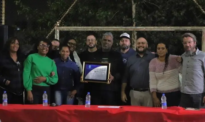 Coletivo Bases recebe Diploma de Honra ao Mérito por atuação social em Araraquara